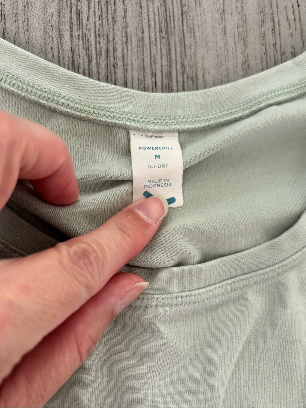 Old Navy powerchill cropped tee. EUC. - Picture 2 of 5